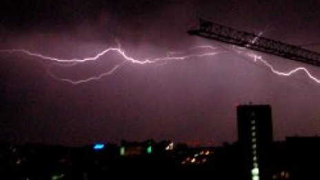 Гръм покоси три деца във Варна