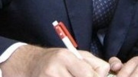 20 партии минаха, 4 - не