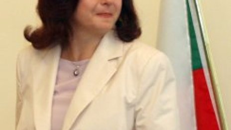 Етем била отличничка, иска вертолети да гаси огньове