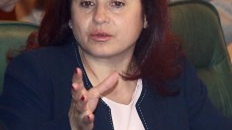 Етем размаха пръст на БСП и НДСВ