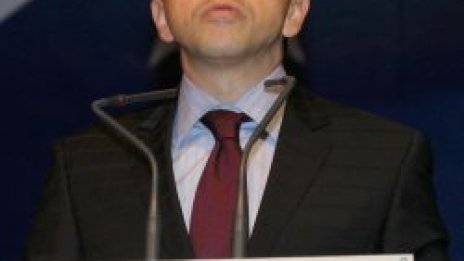 ЕДП на Абаджиев се цепна, едните искат Борисов, другите - СДС и ДСБ
