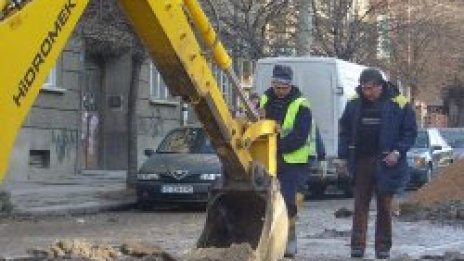 Слатина и Горубляне без вода, ремонтират им водопроводите