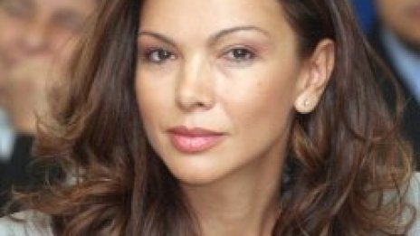 Юлияна Дончева зовe БСП и НДСВ да оттеглят кандидатите си за София
