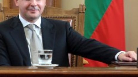 Смешно им е, ама не е