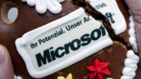 Microsoft придобива дял от Facebook за 240 млн. долара