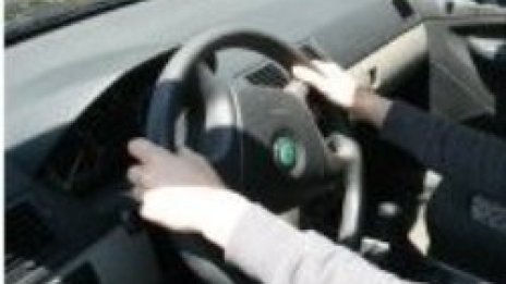 Създадоха устройство, разпознаващо пръстите на шофьорите