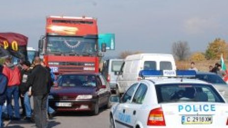 Блокираха Капитан Андреево заради изборния туризъм