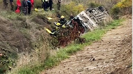 Трима са загинали, а 35-ма са ранени при автобусна катастрофа в Сърбия