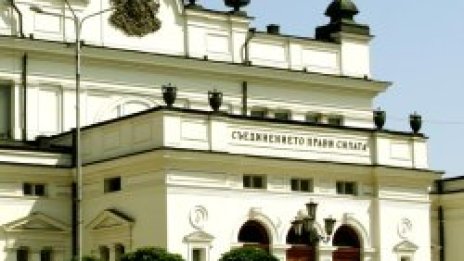 Бойко сънува парламента, иска предсрочен вот