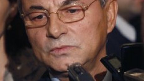 Доган го страх от етновот