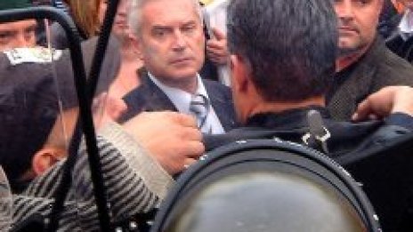 &quot;Атака&quot; пак обградена от &quot;терористи&quot;