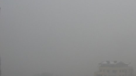 Мъглата анулира полети, други закъсняват чутовно