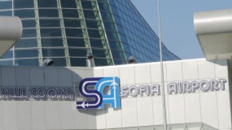 Десетки отменени полети на летище София, няма кой да пътува