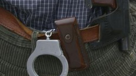 Хванаха двама за кражба с взлом от заведение