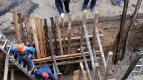 Ужасът в Благоевград: извадиха тялото и на третия затрупан работник