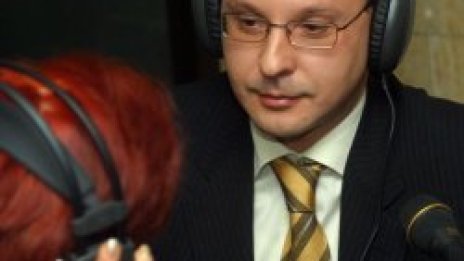 Станишев скочи срещу медиите, били пощенски кутии за слухове