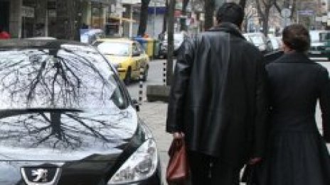 Паркираш на тротоара - снимка и 30 лв. глоба