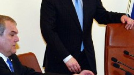 ДСБ иска оставката на Румен Петков