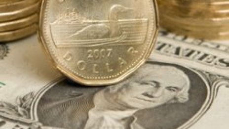 Парите купуват щастие, но ако се харчат за други