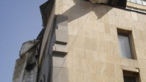 Вятърът откърти част от покрива на &quot;Геопланпроект&quot;