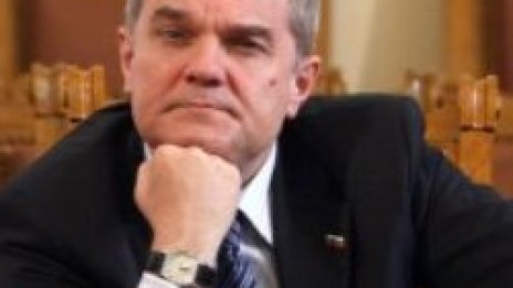 БСП зарови глава в пясъка за 10 дни, Петков остава