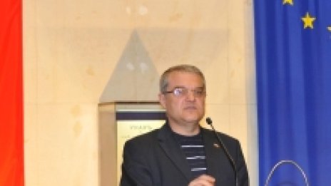 Цунами помита кабинета след земетресението Петков