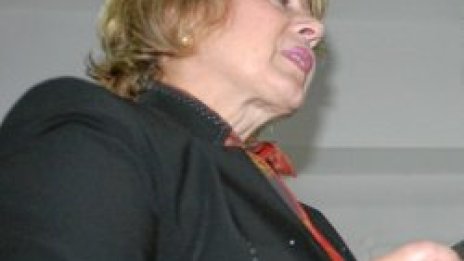 Министър Масларова: Никой от нас не е поставен на поста си вечно