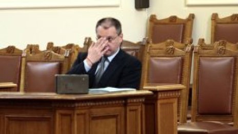 Парламент и изпълнителна власт не били достатъчни срещу корупцията