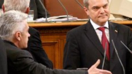 Сидеров пак скочи на Румен Петков