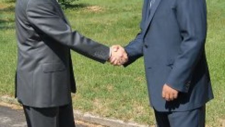 Аз и Той сме приятели