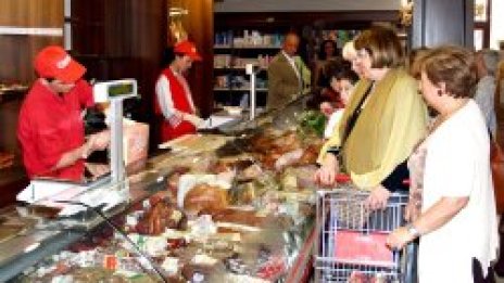 Софиянци пазаруват в биоразградими торбички