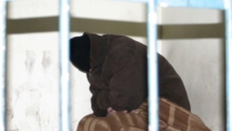 Закопчаха международно издирван грък, у тях - порно, ножове и ками