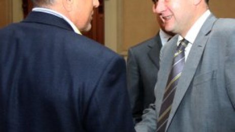 Борисов и Миков се хванаха за косите, пардон - гушите