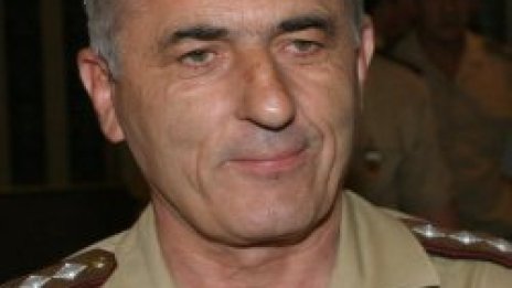 Ген. Стойков: Кръгът около складовете се стеснява