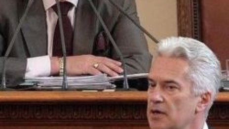 Сидеров отново атакува Станишев