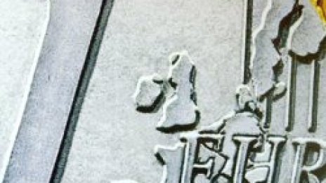 Първо размахаха пръст, после ни зашлевиха, сега ни спират джобните