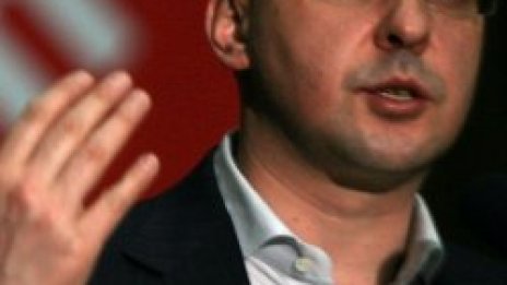 Станишев: Няма да угаждам с искане на оставки, България се учи