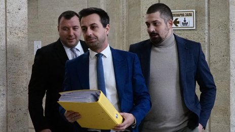 "Възраждане" се регистрира в ЦИК за изборите през април