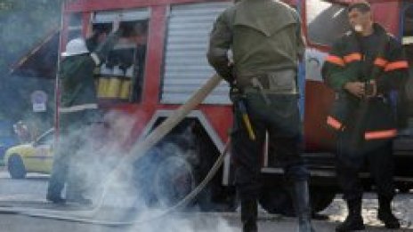 Кола се запали в София