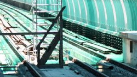 Подписаха договорите за разширението на метрото