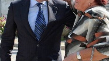 Станишев откривателят. Има корупция във властта, борим се!