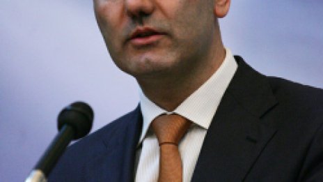 Щрак Станишев на портрет! Гарантирано от Цветанов