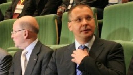 Станишев не спря да четка Сакскобургготски