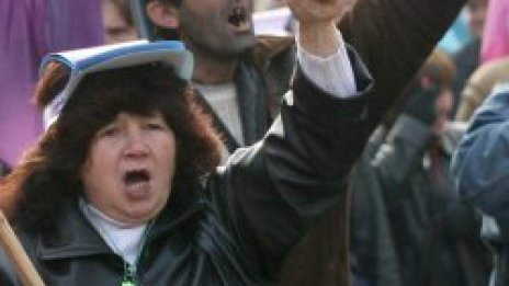 "Станишев, слез да ни попееш и на нас!"