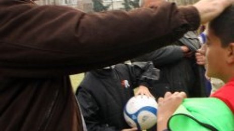 Бойко Борисов откри спортно игрище и обеща още 60