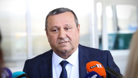 Адемов: Имаме 30 сигнала за натиск върху вота чрез социални програми