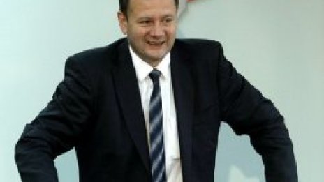 Феодални места в България? Абсурд!, отсече Миков