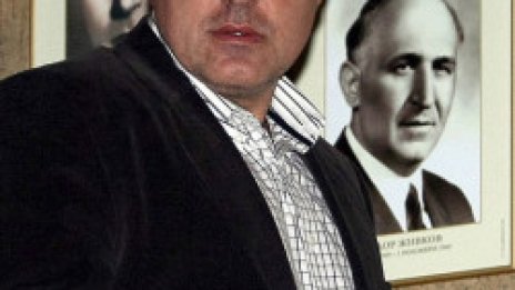 Борисов се кълне: На тъмно кабинет не съм правил!