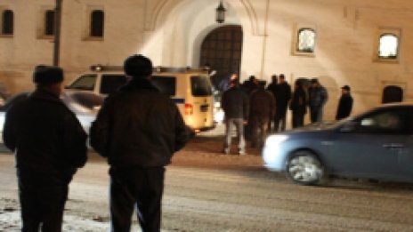 Правозащитник и колежка на Политковская убити в центъра на Москва