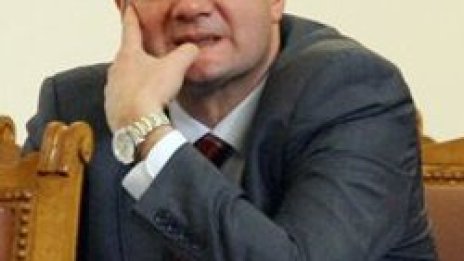 Нито със задна, нито с предна... дата. Пари в МВР няма